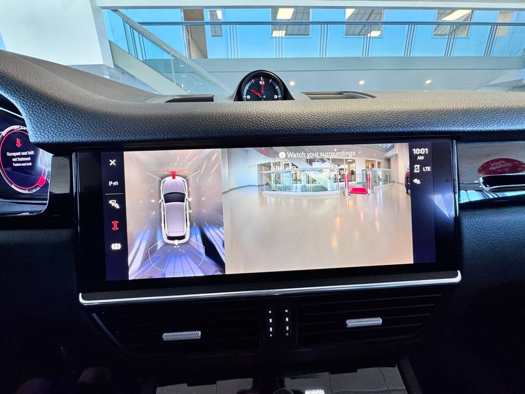 Used 2023 Porsche Cayenne Platinum Edition image 48