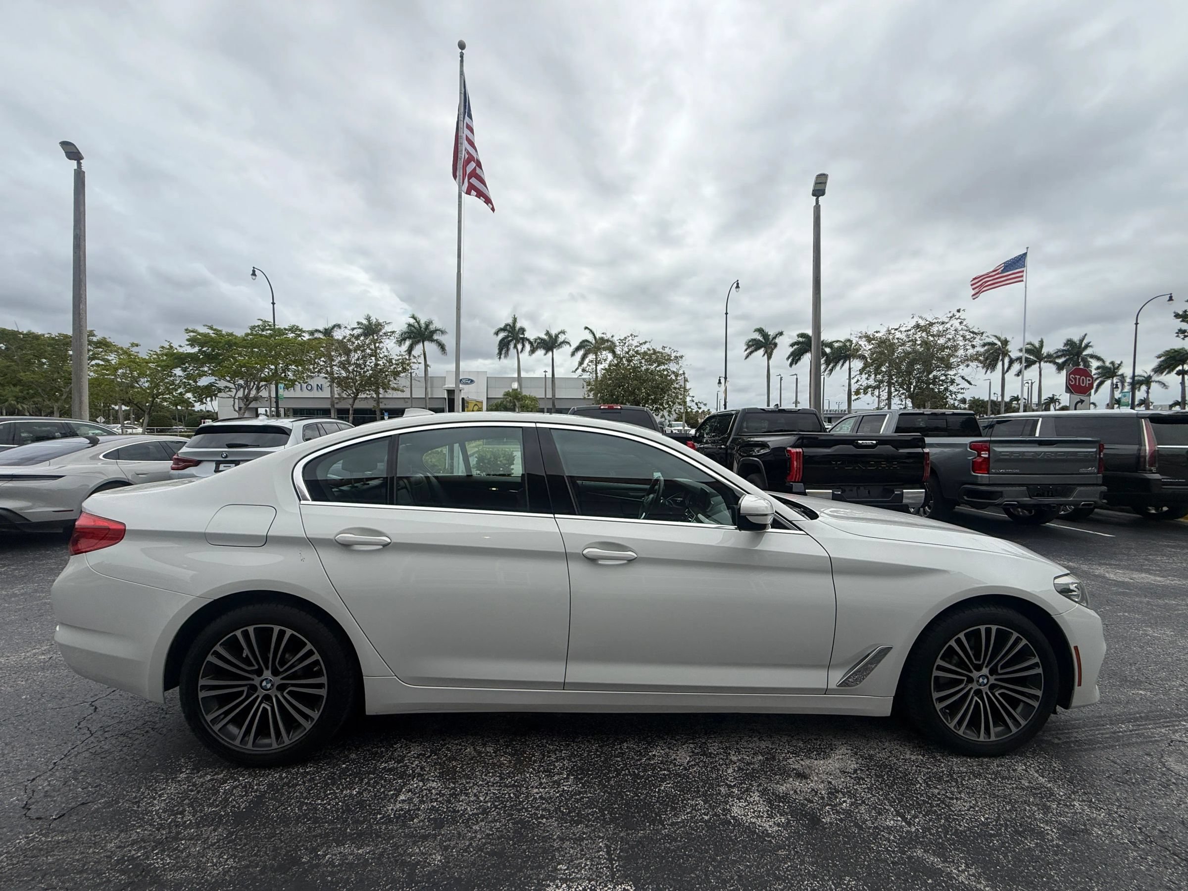 Used 2019 BMW 530i w/ Convenience Package RWD image 8