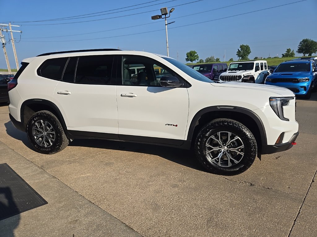 Used 2026 GMC Acadia AT4 w/ Luxury Package AWD/4WD image 14
