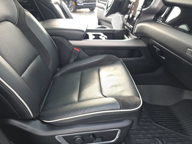Used 2025 RAM 1500 Laramie AWD/4WD image 41