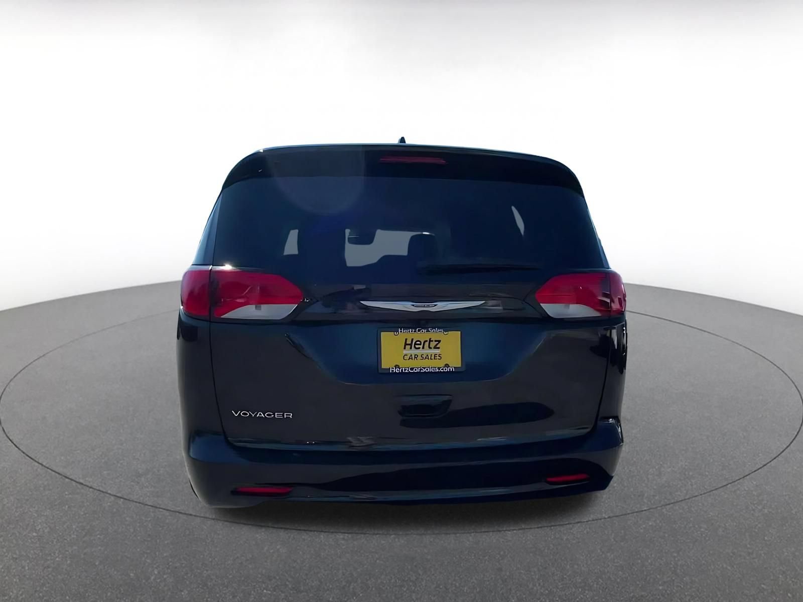 Used 2024 Chrysler Voyager LX FWD image 10