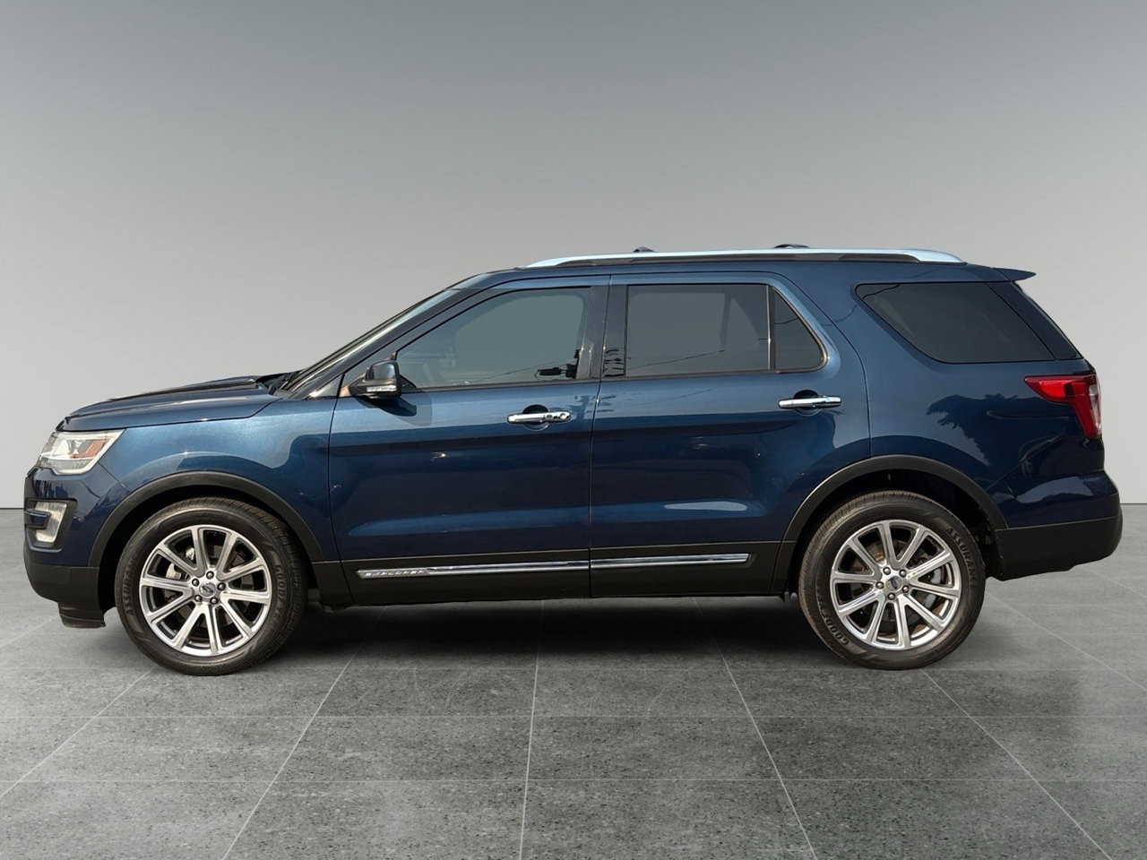 Used 2017 Ford Explorer Limited image 3