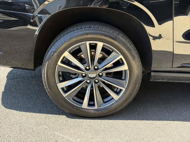 Used 2025 Cadillac Escalade ESV Sport AWD/4WD image 8