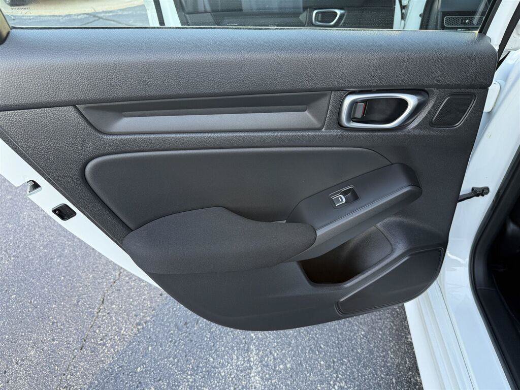 Used 2022 Honda Civic LX image 32