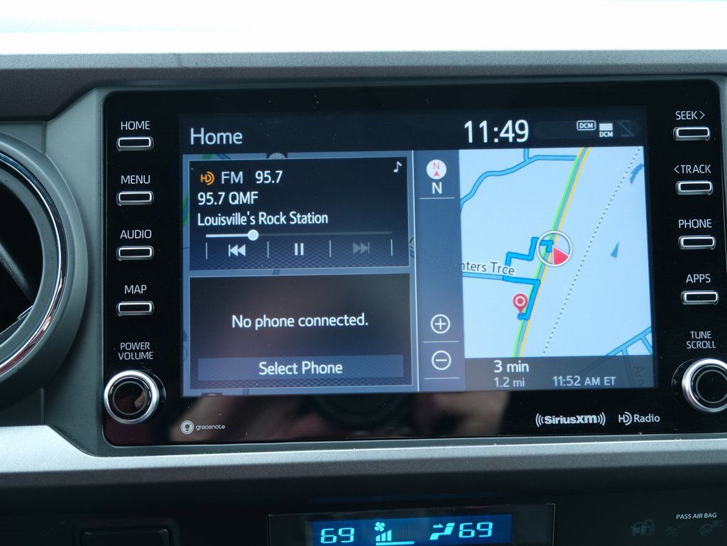 Used 2023 Toyota Tacoma TRD Sport w/ Advanced Technology Package image 19