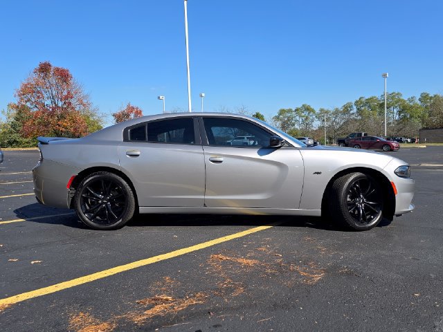 Used 2018 Dodge Charger SXT Plus w/ Blacktop Package RWD image 17
