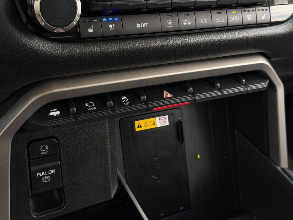 Used 2024 Toyota Tundra Limited AWD/4WD image 22