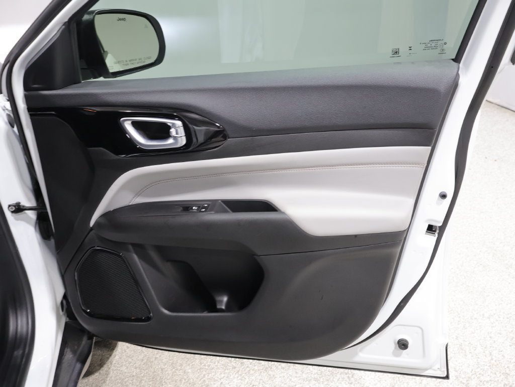 Certified 2025 Jeep Compass Limited AWD/4WD image 23