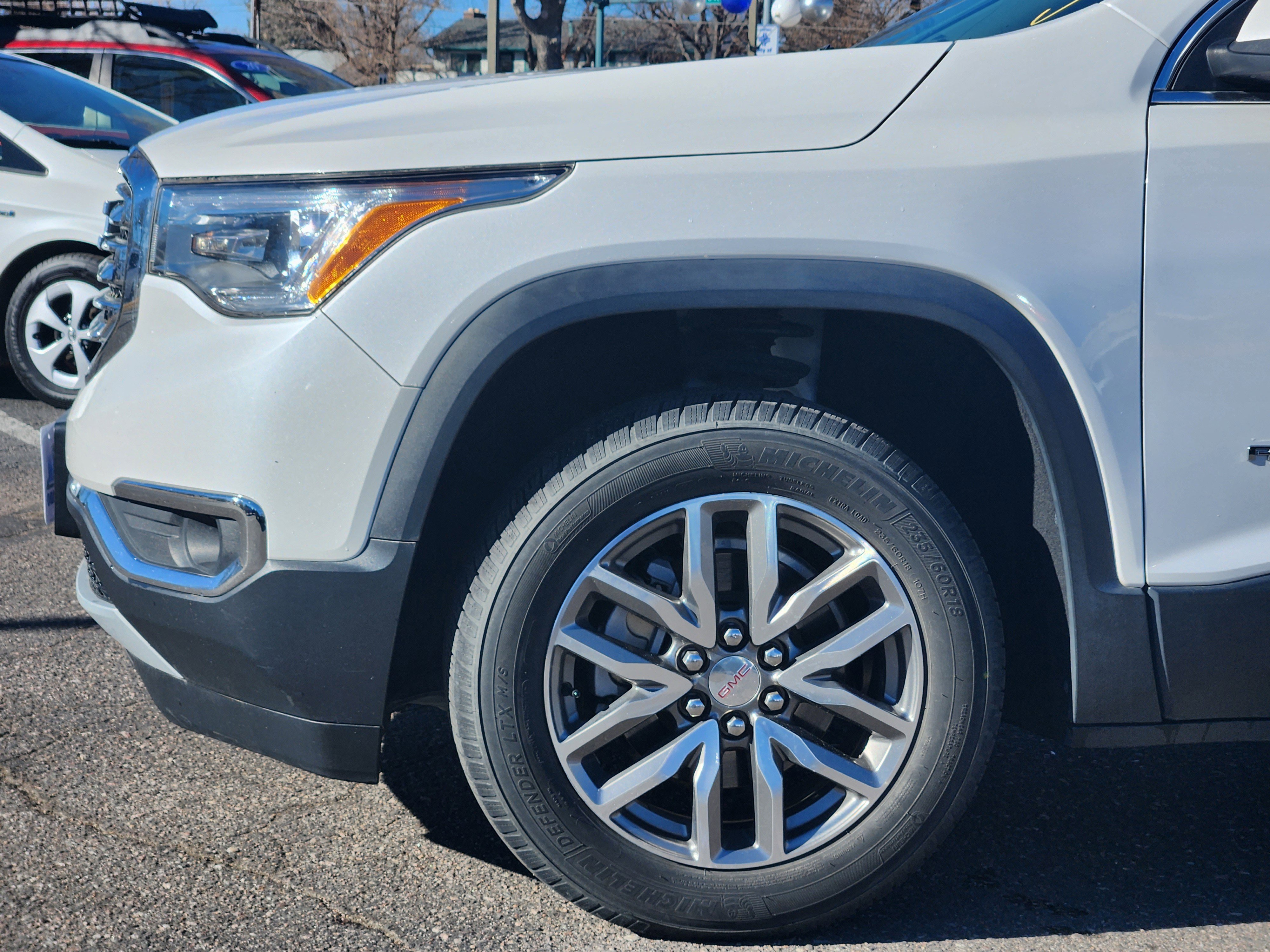 Used 2019 GMC Acadia SLE image 9