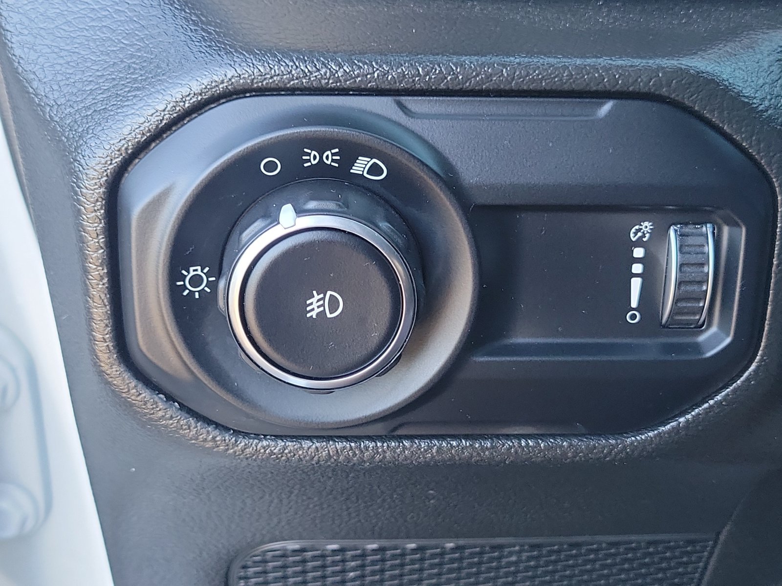 Used 2023 Jeep Wrangler Unlimited Sport AWD/4WD image 17