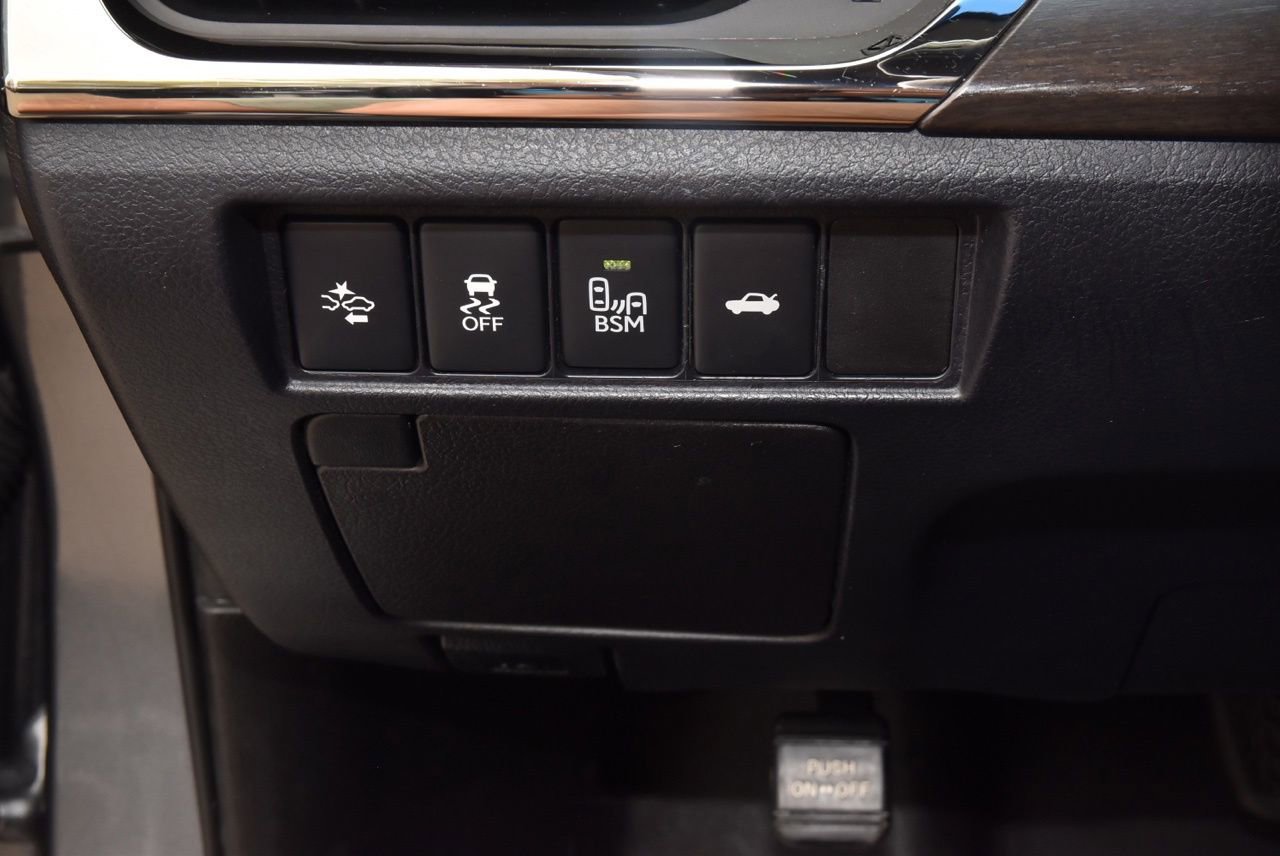 Used 2018 Toyota Avalon XLE Premium image 31