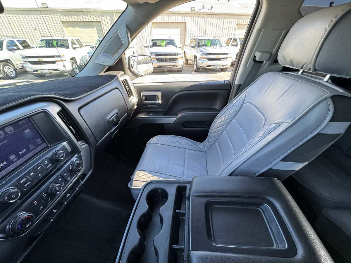 Used 2018 Chevrolet Silverado 1500 LT w/ All Star Edition image 28