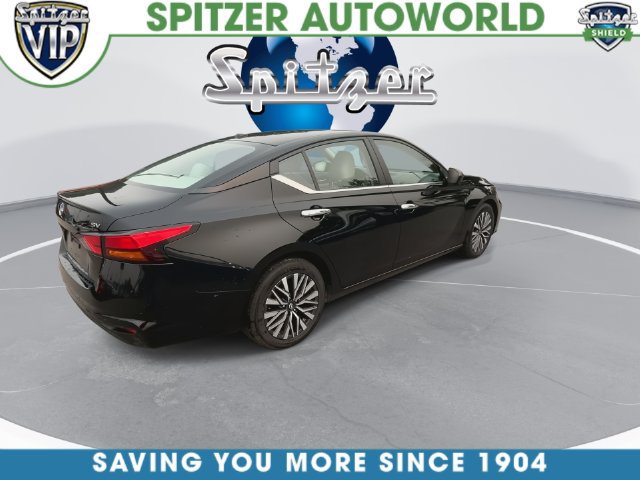 Used 2024 Nissan Altima 2.5 SV FWD image 14