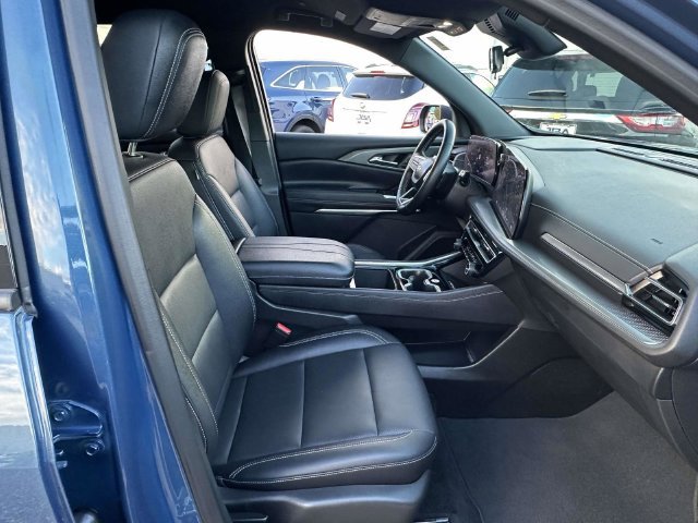 Certified 2025 Chevrolet Traverse LT FWD image 18