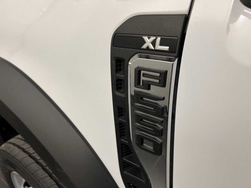 New 2025 Ford F550 4x4 Regular Cab Super Duty image 27