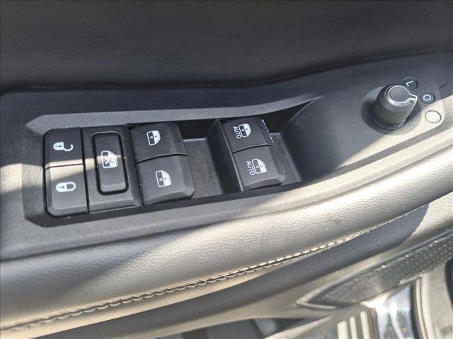 Used 2022 Jeep Grand Cherokee Limited AWD/4WD image 12