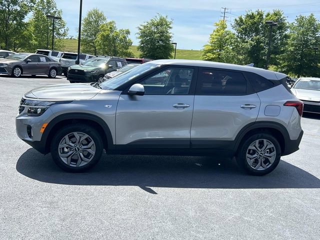 Used 2026 Kia Seltos LX AWD/4WD image 7