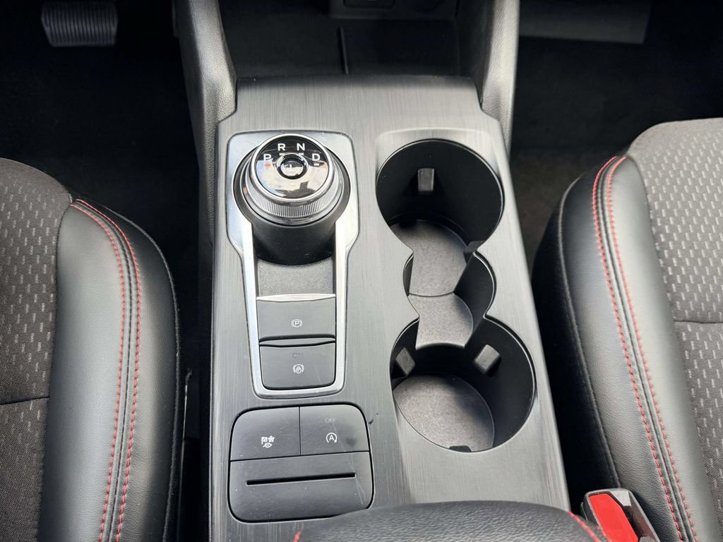Used 2025 Ford Escape ST-Line AWD/4WD image 6