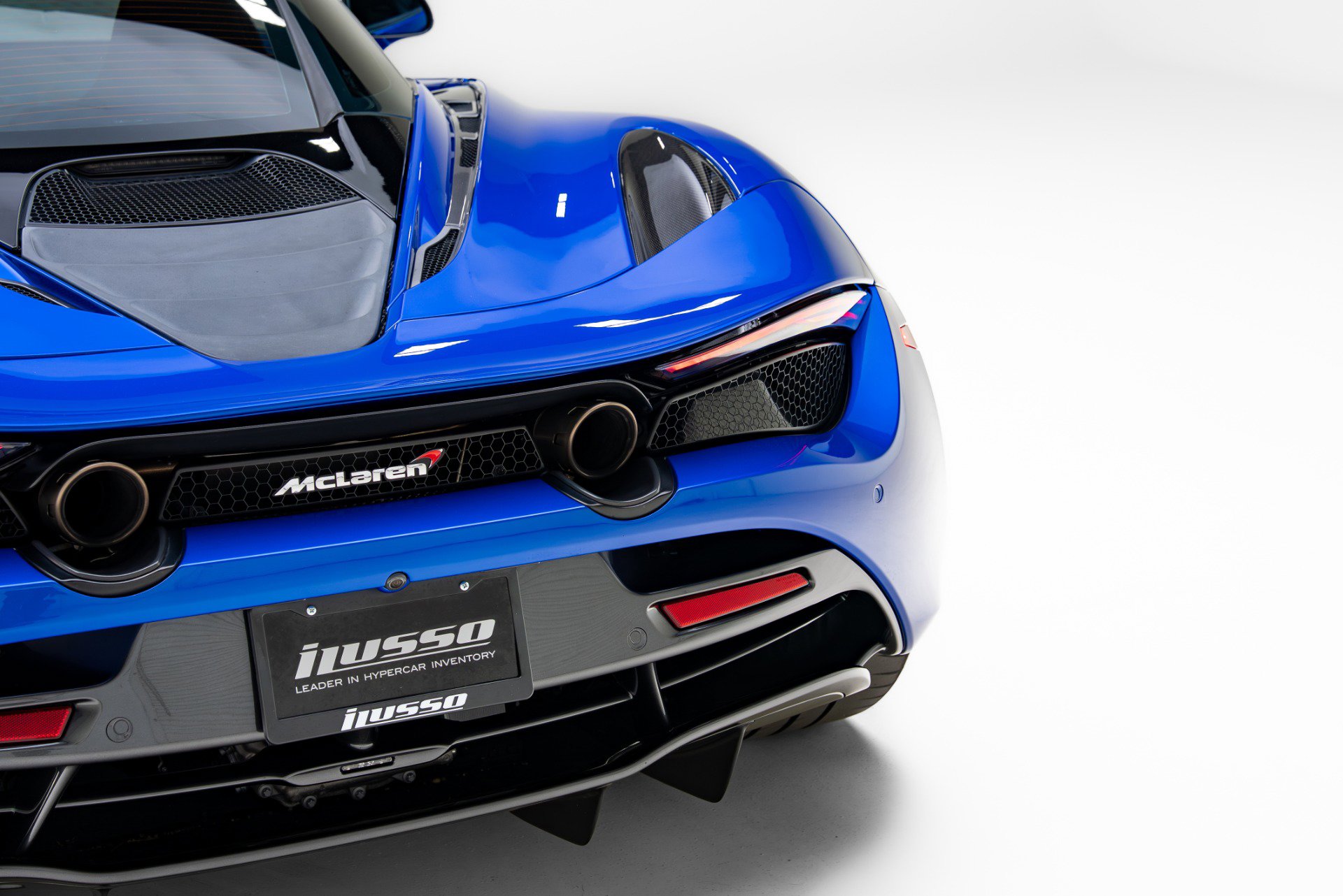 Used 2018 McLaren 720S Performance RWD image 32