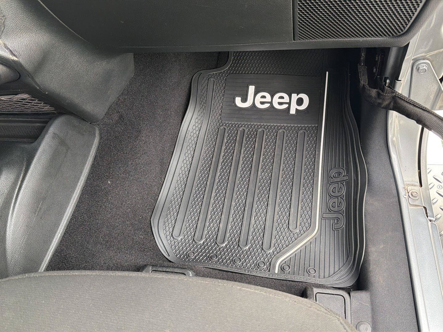 Used 2017 Jeep Wrangler Sport w/ Quick Order Package 24S AWD/4WD image 32