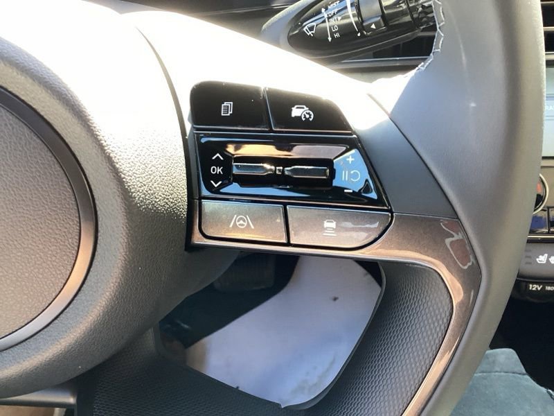 New 2025 Hyundai Elantra Limited image 31