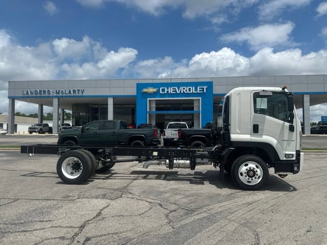New 2026 Chevrolet Low Cab Forward 6500XD RWD image 2