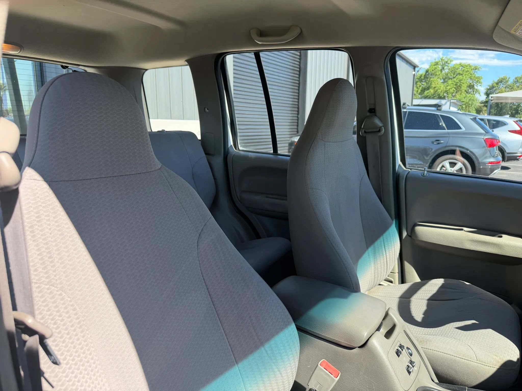 Used 2003 Jeep Liberty Sport AWD/4WD image 33