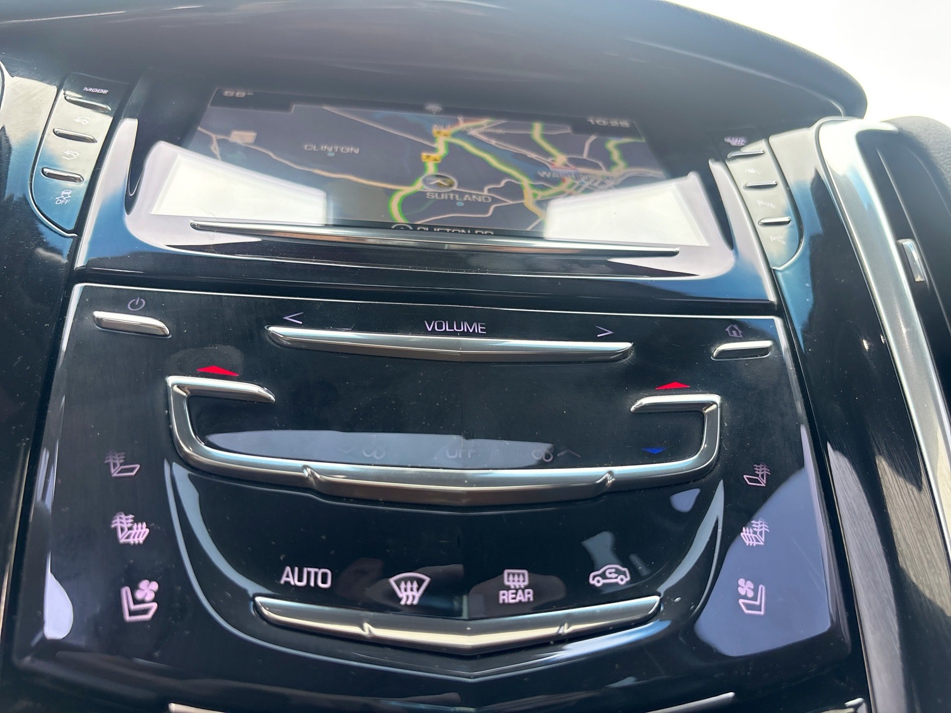 Used 2019 Cadillac Escalade ESV Luxury AWD/4WD image 17
