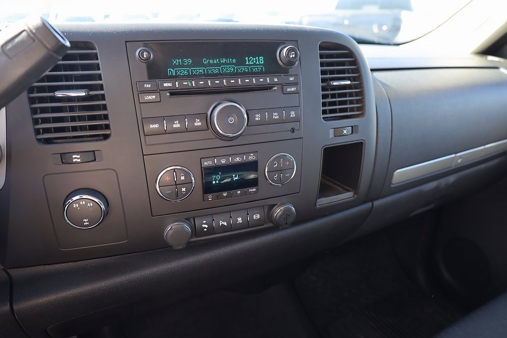 Used 2011 Chevrolet Silverado 2500 LT w/ Interior Plus Package image 15