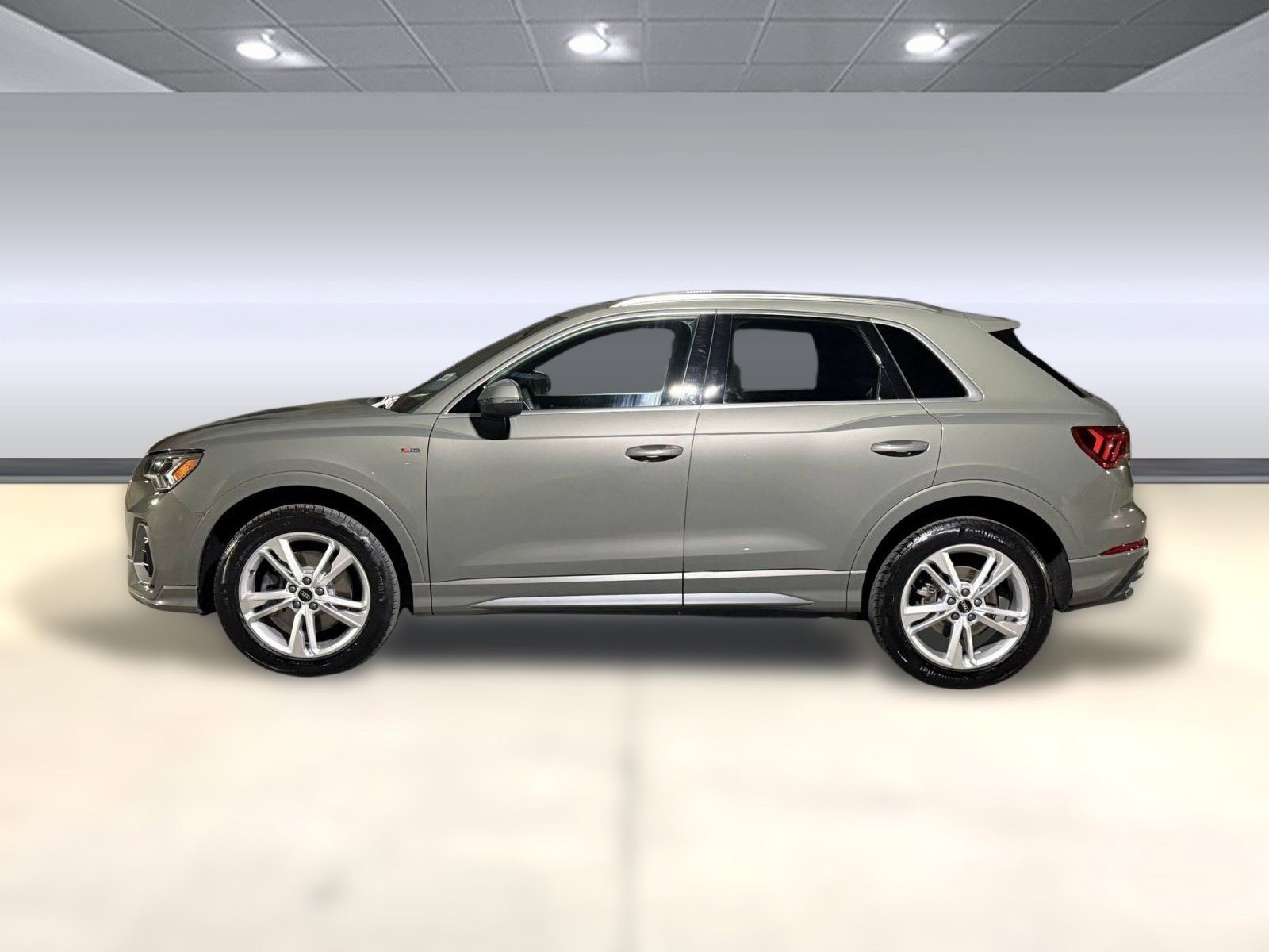 Certified 2024 Audi Q3 2.0T Premium w/ Convenience Package image 2