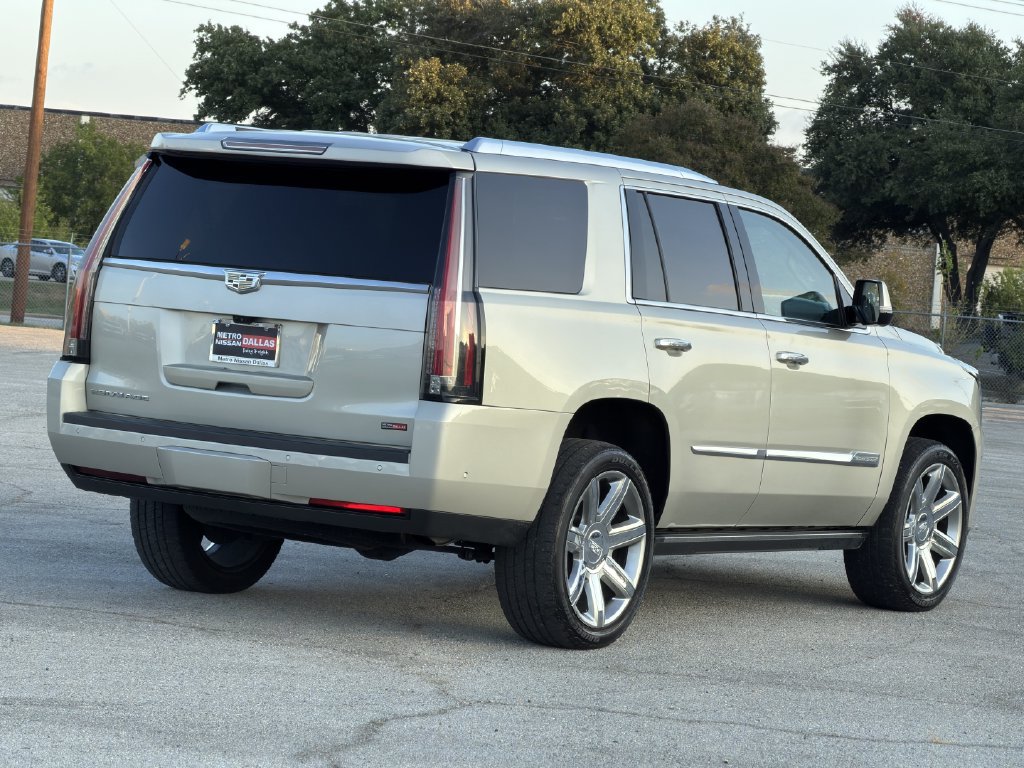 Used 2017 Cadillac Escalade Premium Luxury RWD image 5