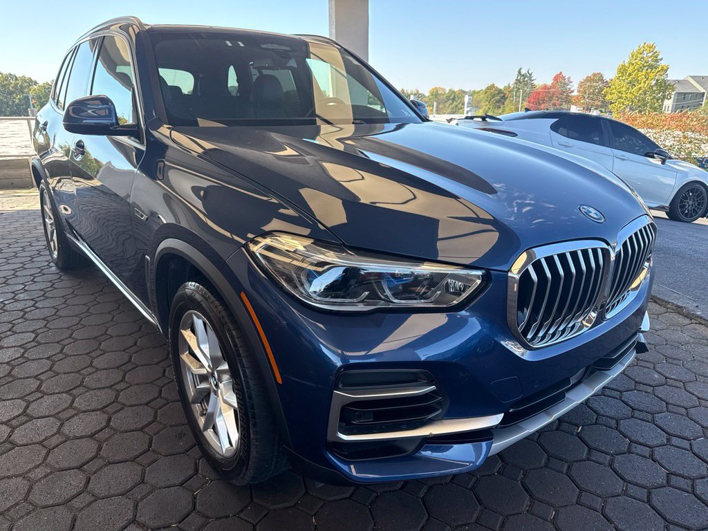 Used 2023 BMW X5 xDrive45e w/ Executive Package AWD/4WD image 4