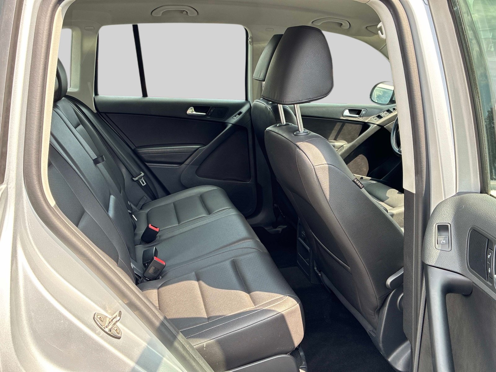 Used 2017 Volkswagen Tiguan S AWD/4WD image 11