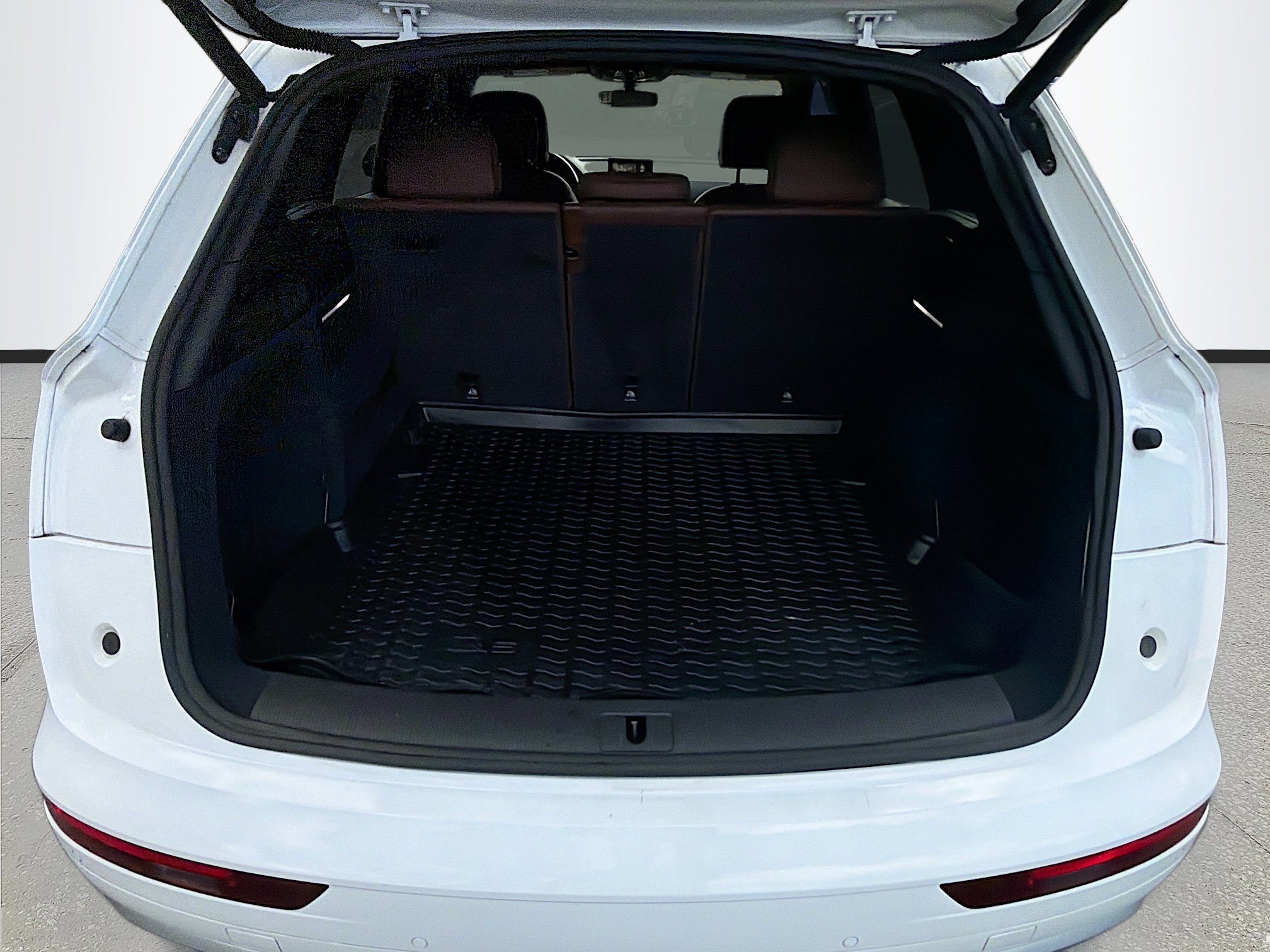 Used 2020 Audi Q5 2.0T Premium w/ Convenience Package image 13