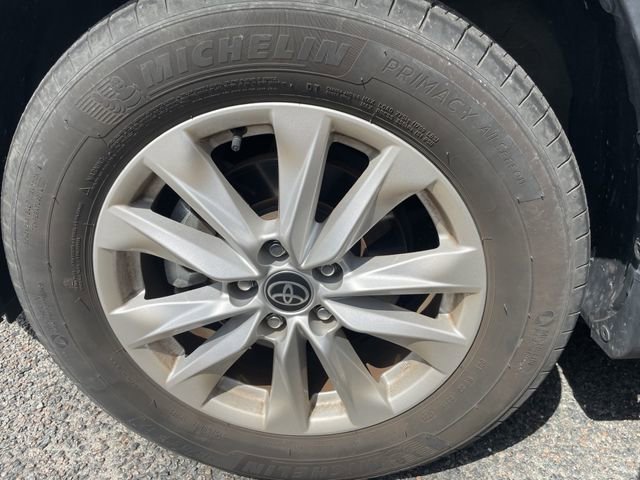 Used 2022 Toyota Corolla Cross LE FWD image 9