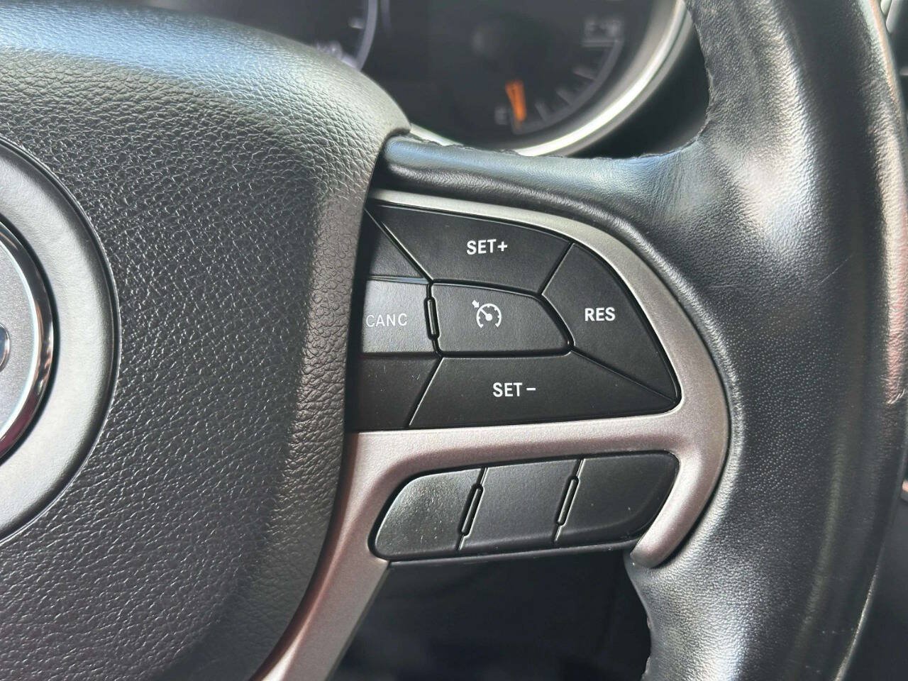 Used 2019 Jeep Grand Cherokee Limited AWD/4WD image 29