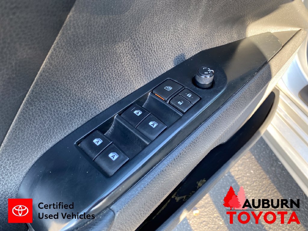 Certified 2018 Toyota Camry SE w/ Convenience Package FWD image 11