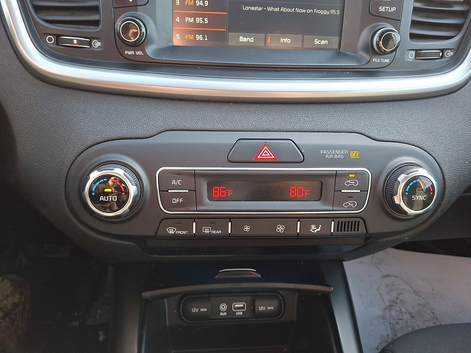 Used 2019 Kia Sorento AWD V6 image 17