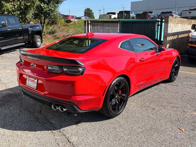 Used 2023 Chevrolet Camaro SS RWD image 9