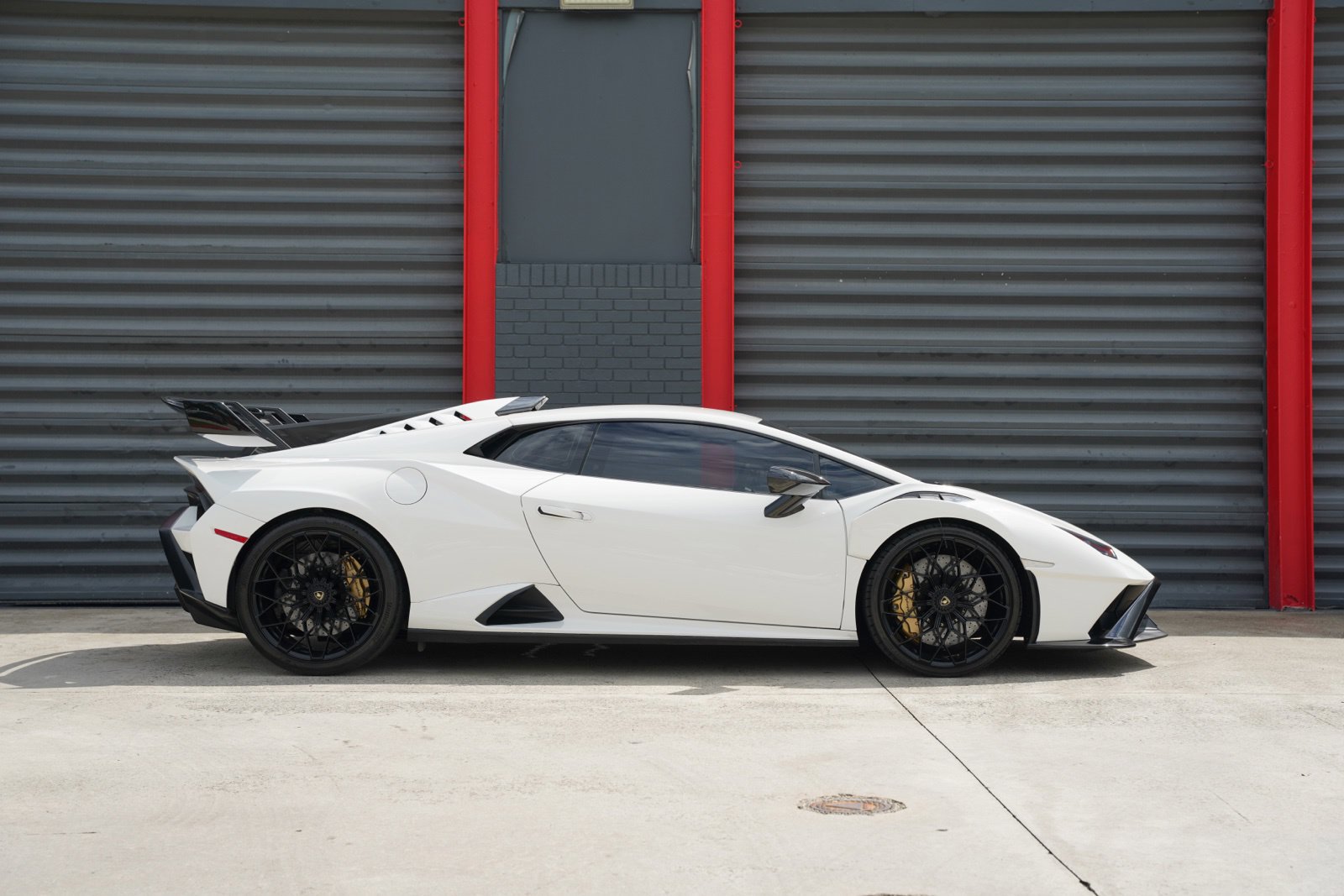 Used 2023 Lamborghini Huracan STO RWD image 14