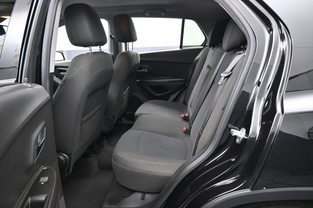Used 2022 Chevrolet Trax LS w/ Tint and Cruise Package AWD/4WD image 26