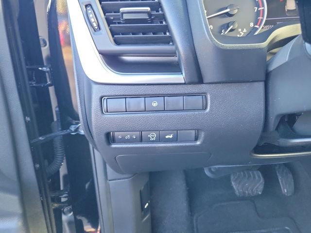 Used 2024 Nissan Rogue SV FWD image 17