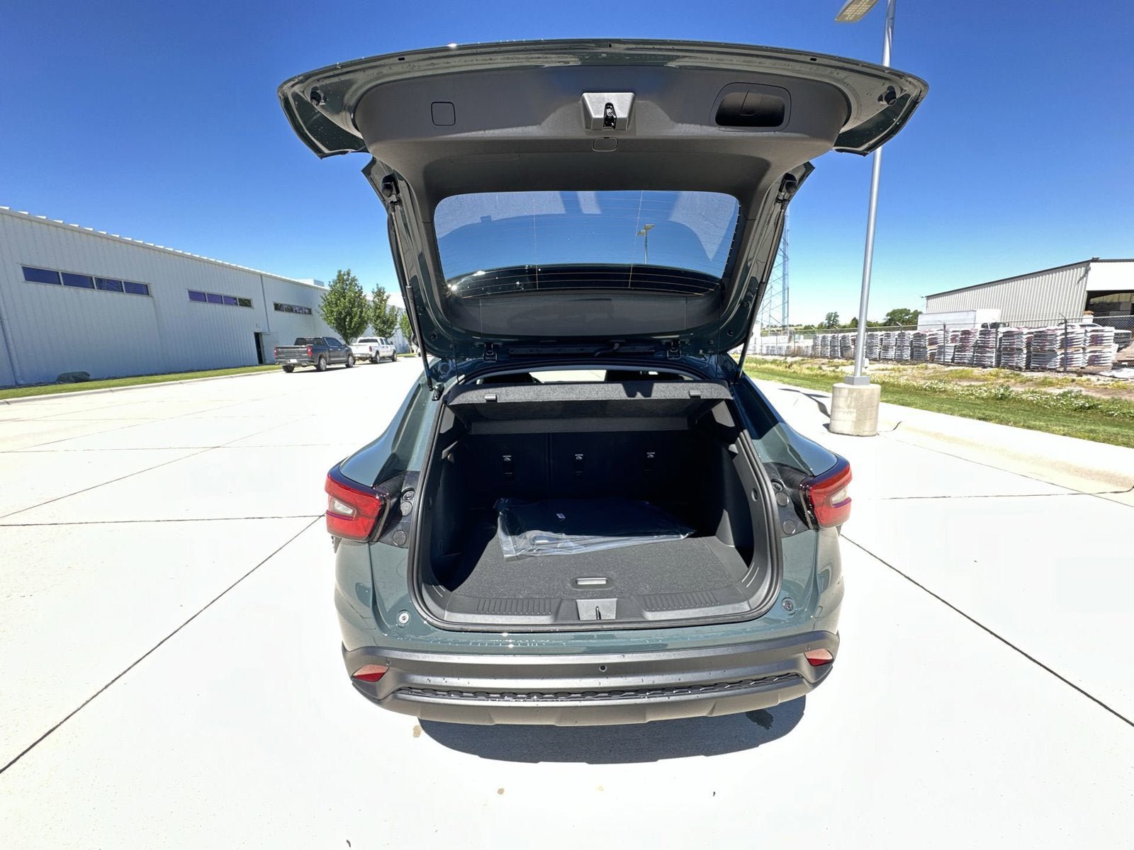 Used 2026 Chevrolet Trax LT w/ Driver Confidence Package FWD image 24