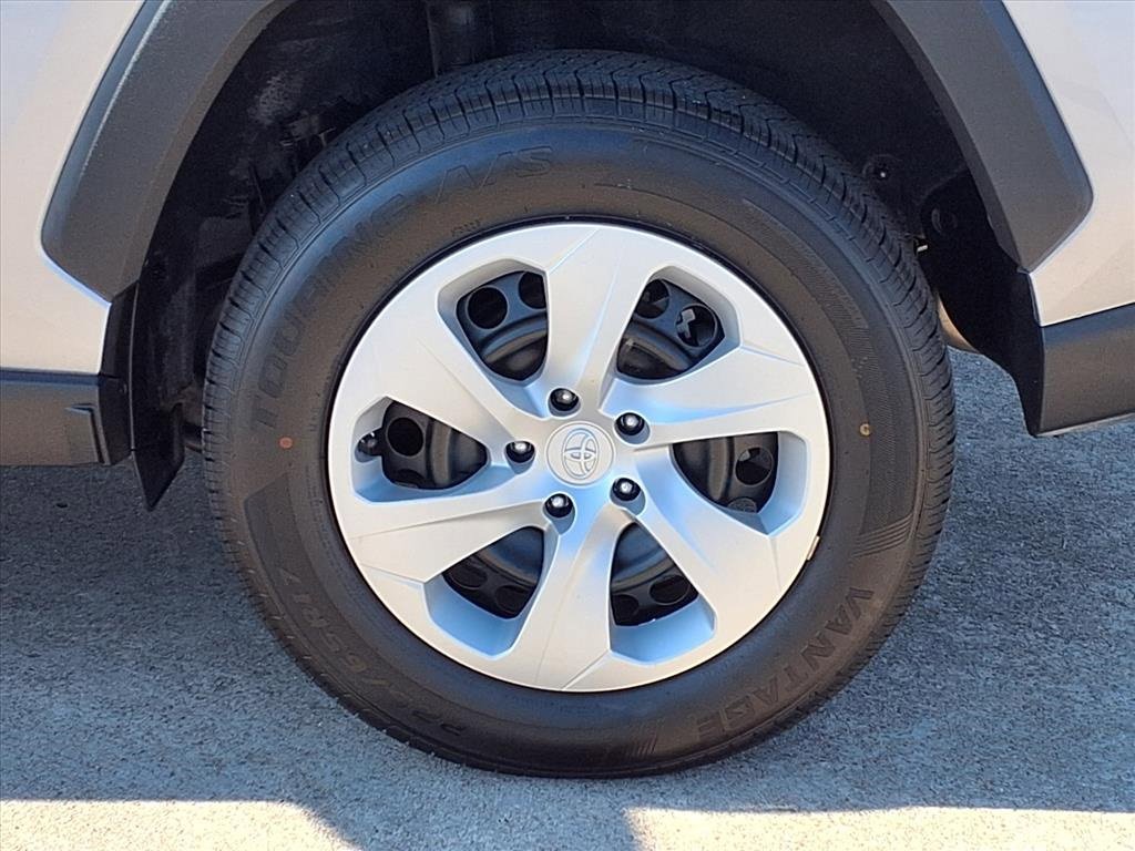 Used 2024 Toyota RAV4 LE image 30