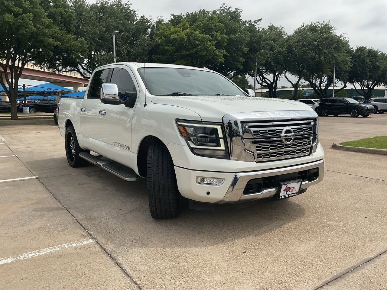 Used 2020 Nissan Titan SL w/ Moonroof Package RWD image 4