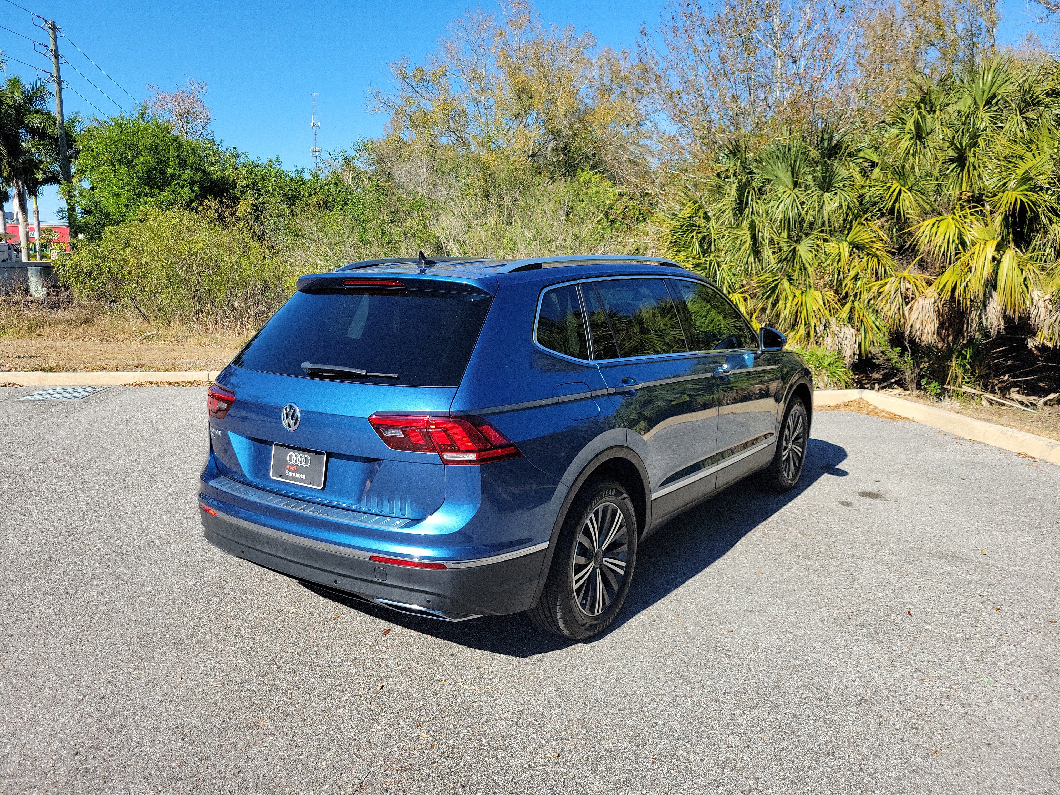 Used 2019 Volkswagen Tiguan SEL image 4