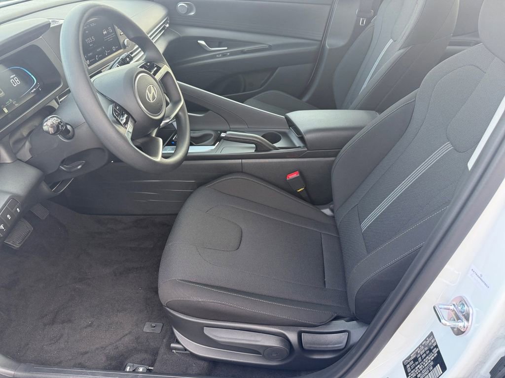 New 2026 Hyundai Elantra SE FWD image 10