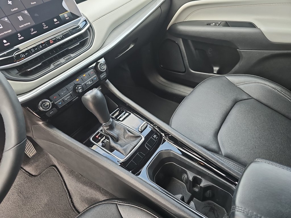 Used 2025 Jeep Compass Limited AWD/4WD image 23
