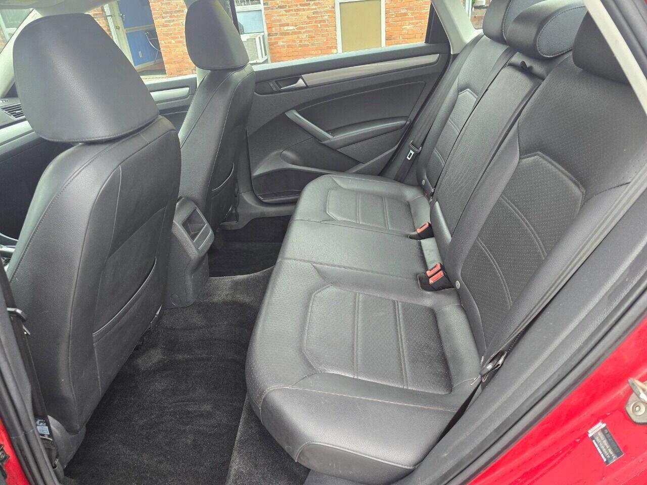 Used 2015 Volkswagen Passat 1.8T Limited Edition image 17