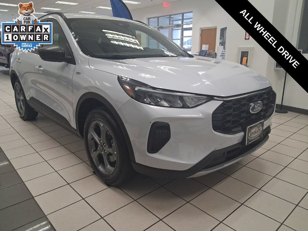 Used 2025 Ford Escape ST-Line AWD/4WD image 1